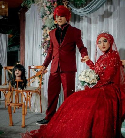 Sosok dan Pesona Istri Pesulap Merah yang Jarang Tersorot