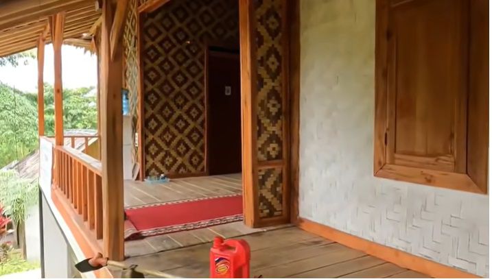 Potret Kampung Mualaf dan Duafa, Dari Luar Bangunannya Bak Rumah Kayu, Ternyata Dalamnya Bikin Melongo!