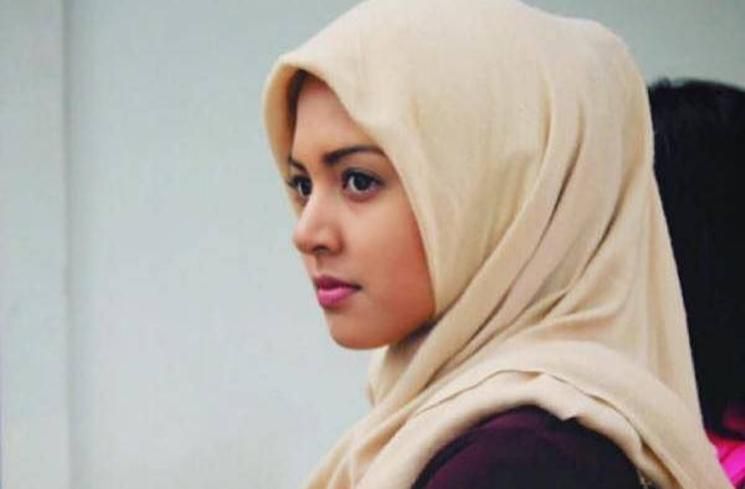Bikin Pangling! Potret Artis Non Muslim dalam Balutan Hijab, Ada yang Dikira Mualaf