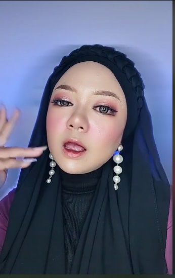 Potret Transformasi Makeup Wanita Ini Bikin Melongo, Hasilnya Bak Langit dan Bumi!