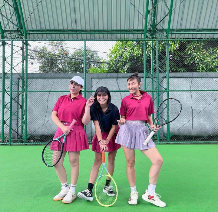 10 Adu Gaya Mewah Artis Saat Main Tenis, Nagita Slavina & Syahrini Raketnya Seharga Mobil Baru!