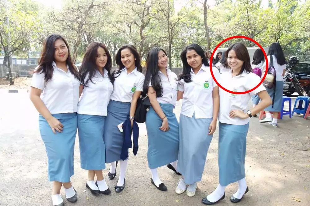 12 Foto Lawas Artis Bareng Geng SMA, Soimah Jadi Primadona di Sekolah, Cantik & Gaul Abis!