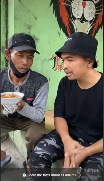 Viral Video Pilu Tukang Bakso Makan