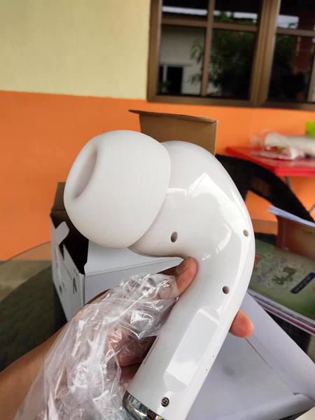 Baru Beli Airpods di Toko Online Saat Unboxing