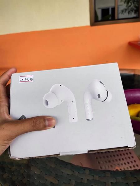 Baru Beli Airpods di Toko Online Saat Unboxing