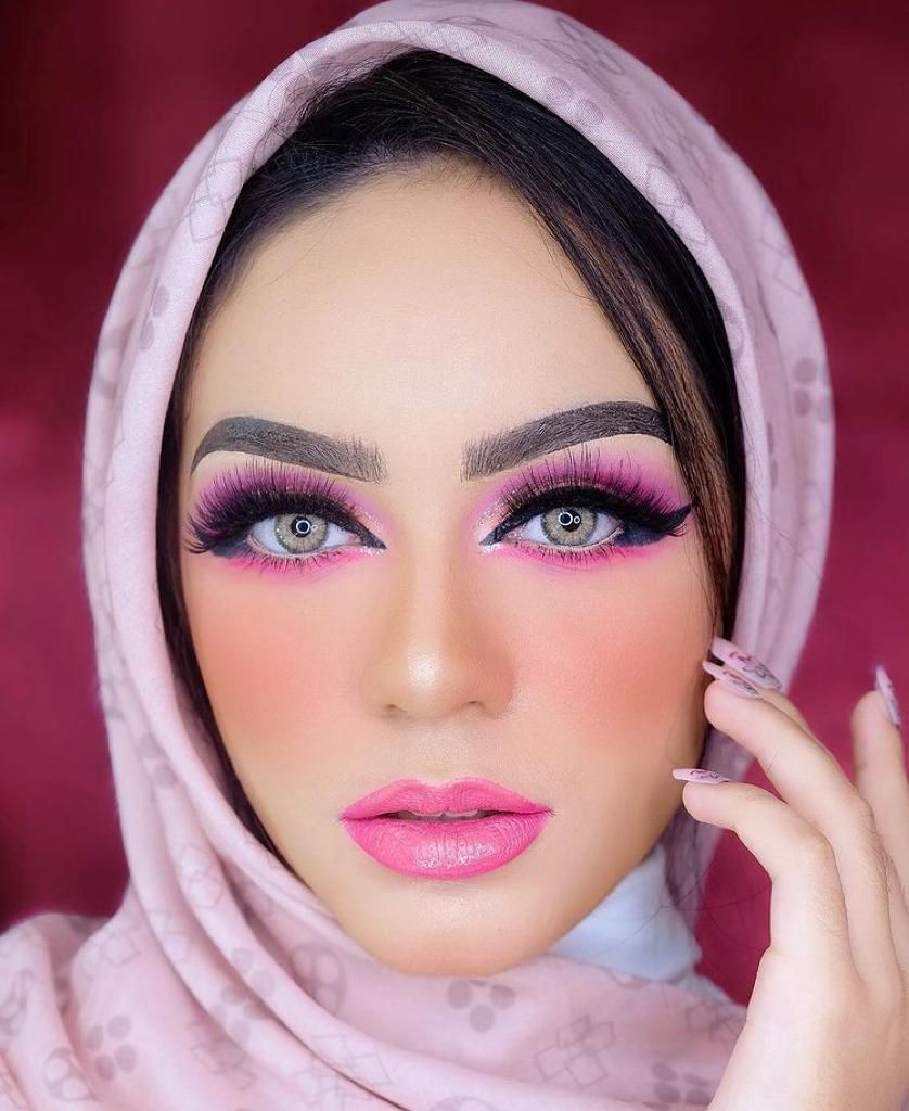 Merias Wajah Seperti Barbie