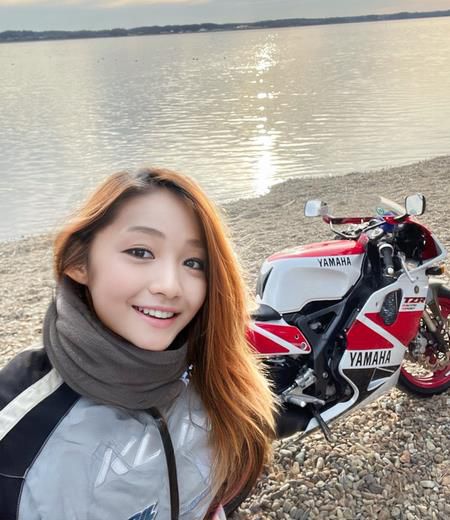 Bikers Cantik Ini Bikin Jomblowan Gemetar