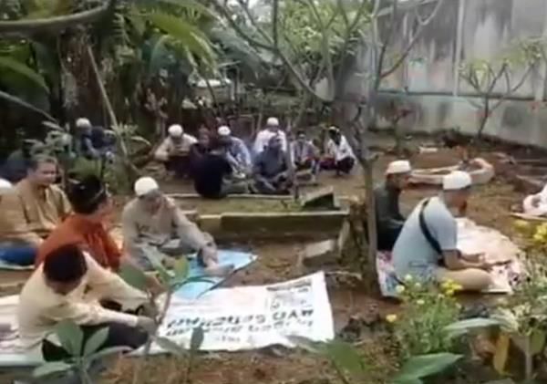 Penampakan Kuntilanak Saat Warga Tengah Ziarah