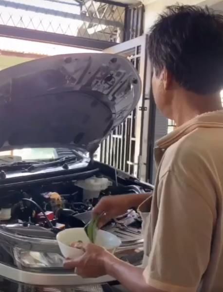 Calon Mertua Lakukan Ritual untuk Mobil Baru Pacar