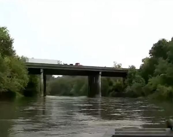 Puluhan Bangkai Kambing Tanpa Kepala di Sungai