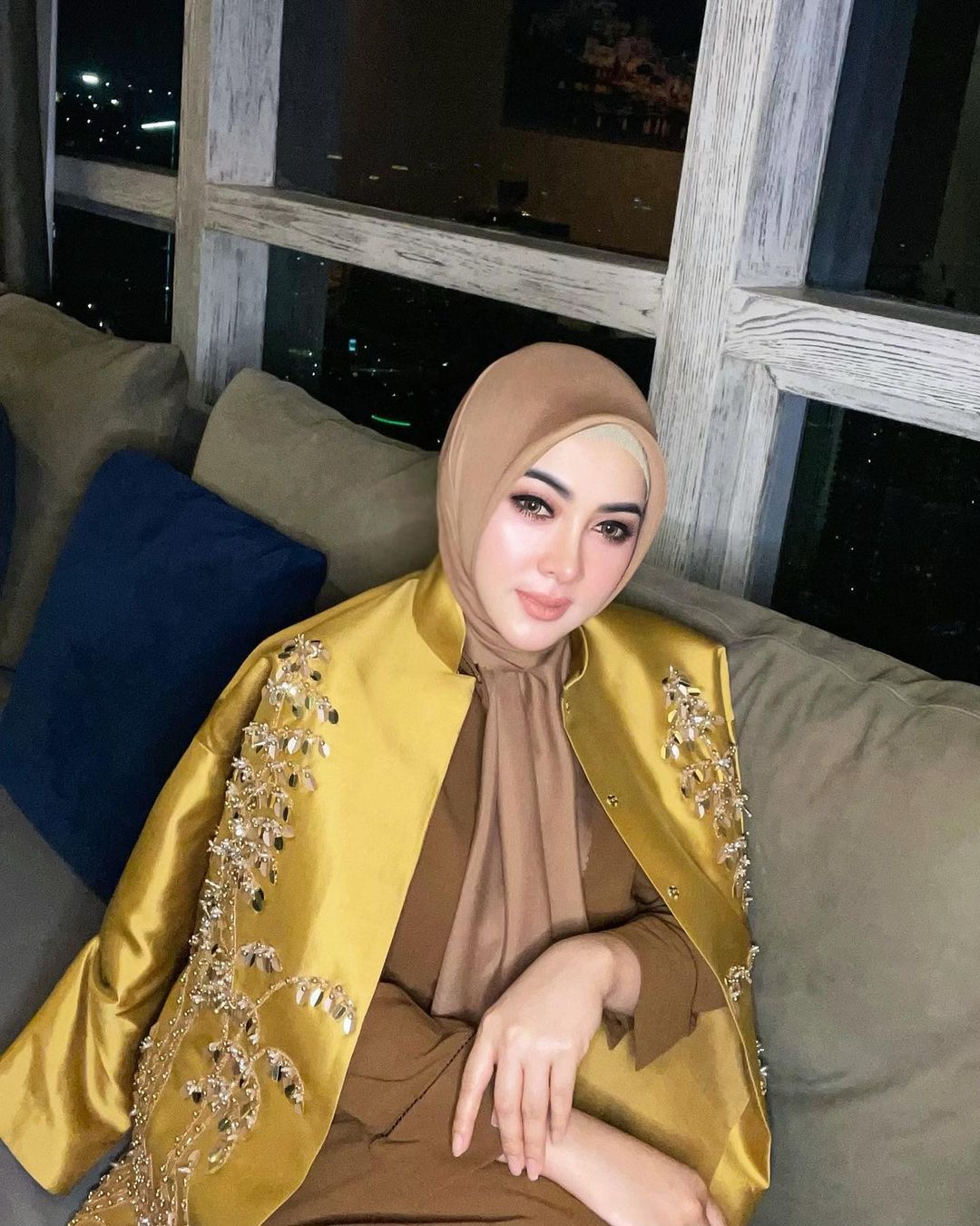 Syahrini Mantap Berhijab