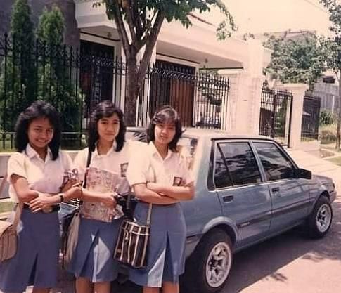 Foto Jadul Siswi SMA Tahun 80an Netizen Salfok