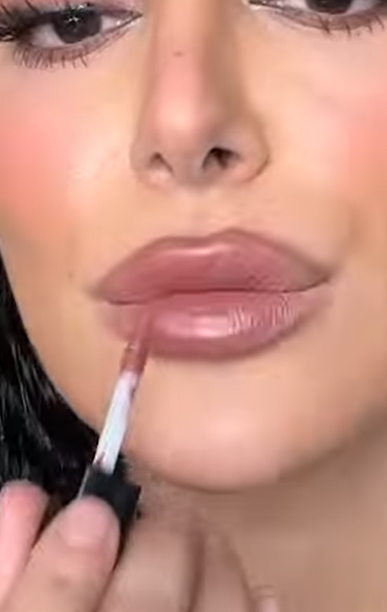 Creating Ombre Lip Style