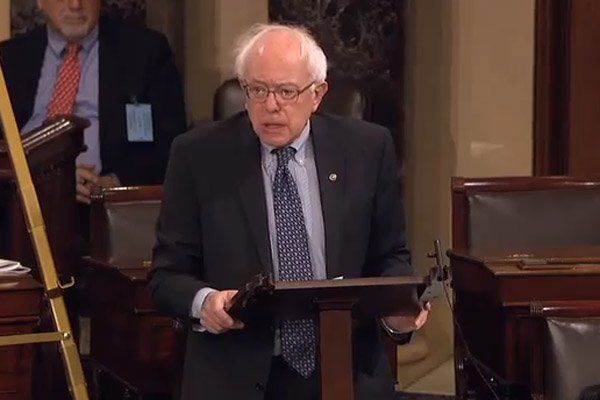 Bernie Sanders saat pidato selama 8 jam