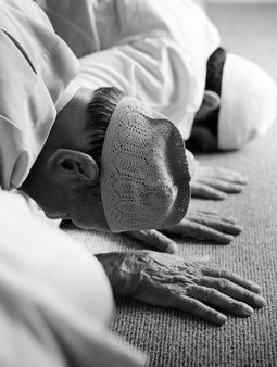 Cara Qodho Sholat Magrib dan Isya Saat Berjamaah | Dream.co.id