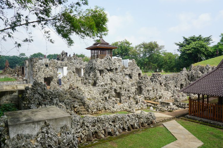 Sensasi Menyepi Di Tempat Pertapaan Para Raja Travel Dream