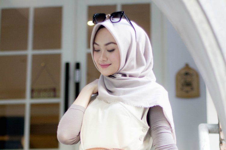 outfit hijab semi formal