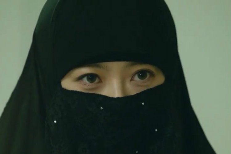 Viral Drama Korea Tampilkan Adegan Wanita Bercadar Hijab