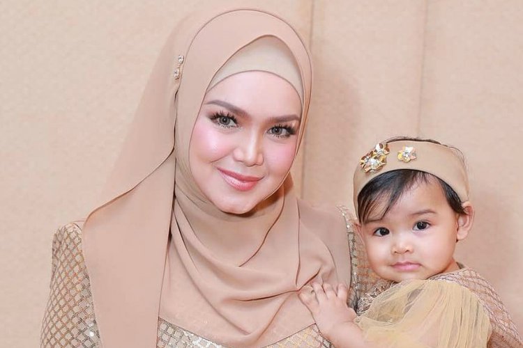 Intip Busana Mewah Siti Nurhaliza Di Pesta Ulang Tahun