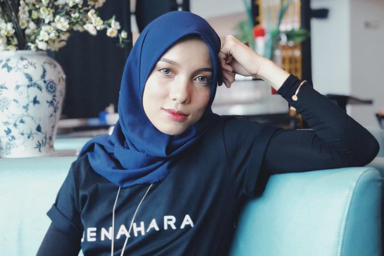 Busana Muslim Streetwear Berisi Curahan Hati Jenahara