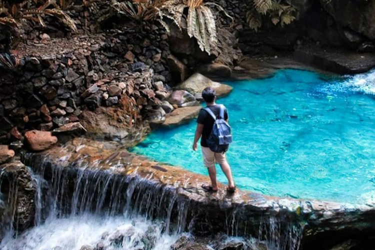 Melepas Penat Dengan Segarnya Berendam Di Curug Balong Endah