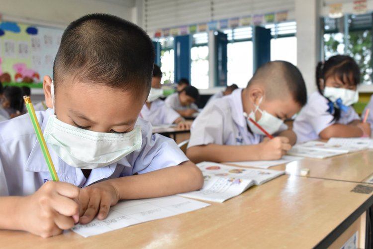 Sekolah Mulai Dibuka di Beberapa Negara, Amankah? | Parenting ...