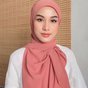 Style Hijab Segi Empat dengan Finishing Look Elegan