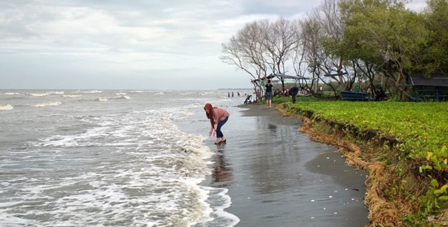 Banyak Yang Tak Percaya 5 Pantai Ini Ada Di Bekasi Travel