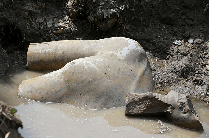 Patung Ramses II