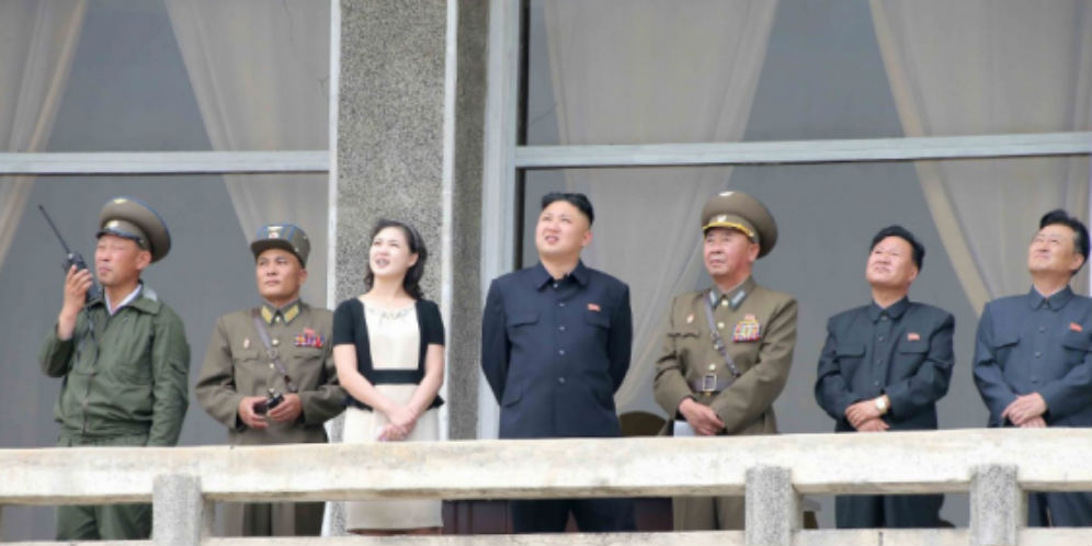 Kim Jong Un menyaksikkan peluncuran roket