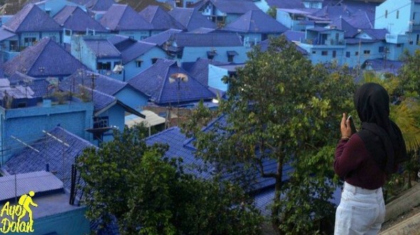 kampung biru