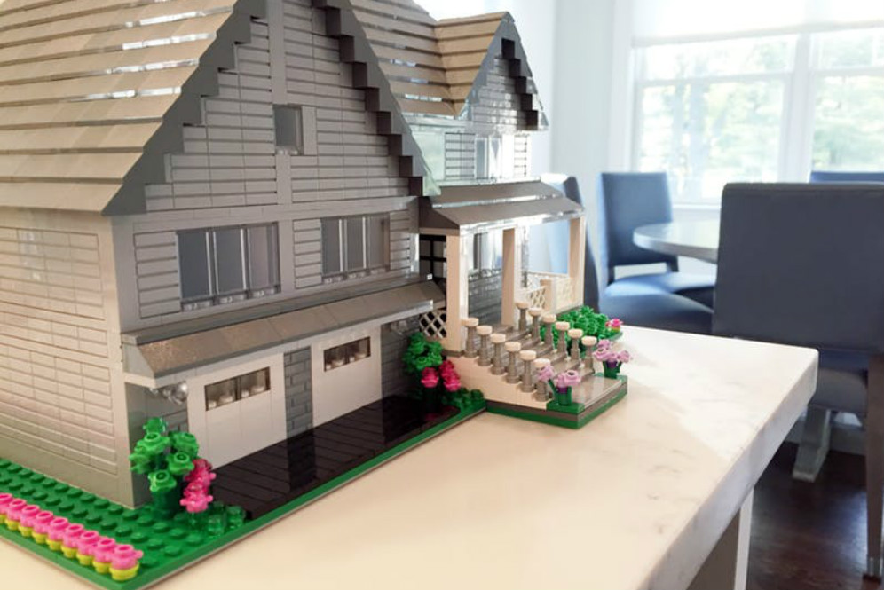 Miniatur rumah dari Lego