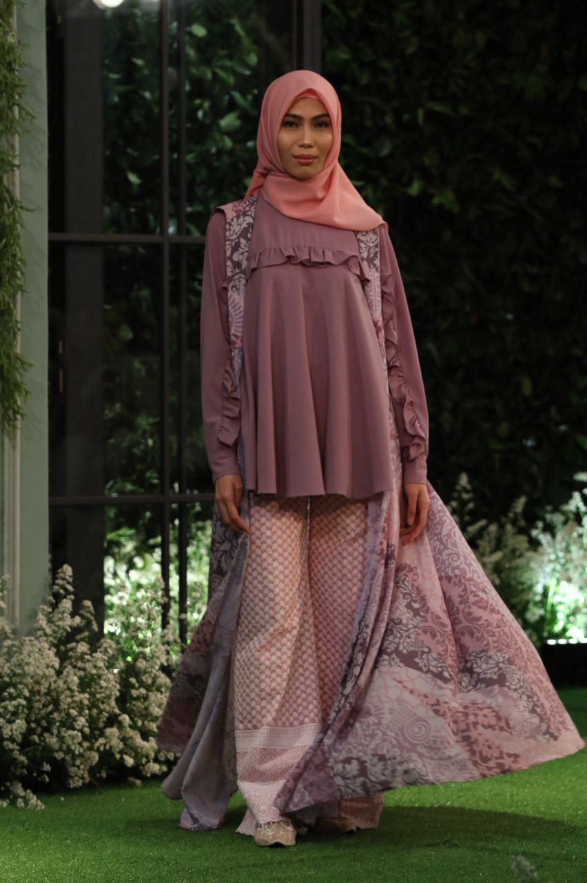 Ivan Gunawan Hadirkan Raya Collection Bernuansa India HijabDream