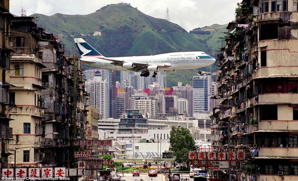Bandara Kai Tak di Hongkong