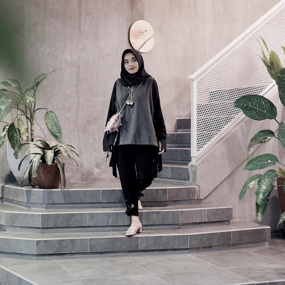 Sontek 5 Style Nabila Hatifa Agar Busana Iftar Makin Fancy Hijab