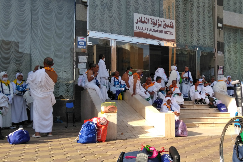 Jemaah haji Indonesia bersiap wukuf di Arafah