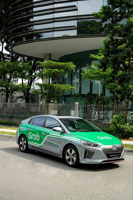 Hyundai-Kia menggandeng Grab untuk sosialisasi mobil listrik.