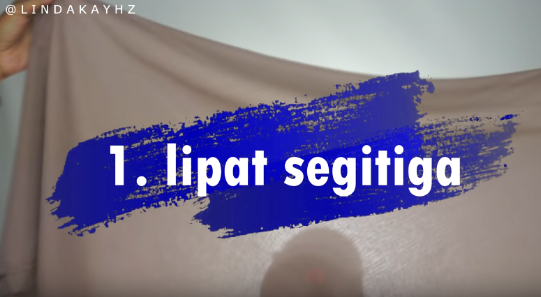 Tips Ciptakan Hijab Tegak