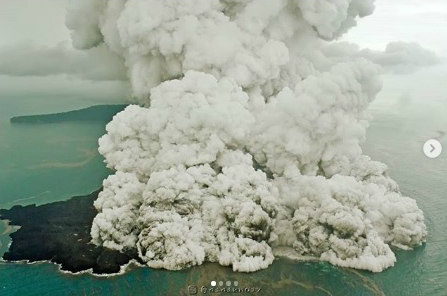 Erupsi Gunung Anak Krakatau