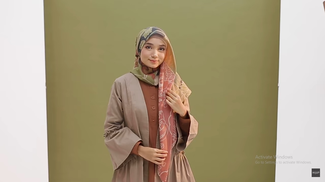 Tutorial Hijab Semi Formal Pakai Scarf Segi Empat HijabDreamcoid