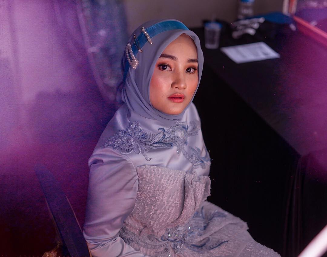 Penampilan Terbaru Fatin Shidqia Gaya Hijab Dengan Jepit Rambut