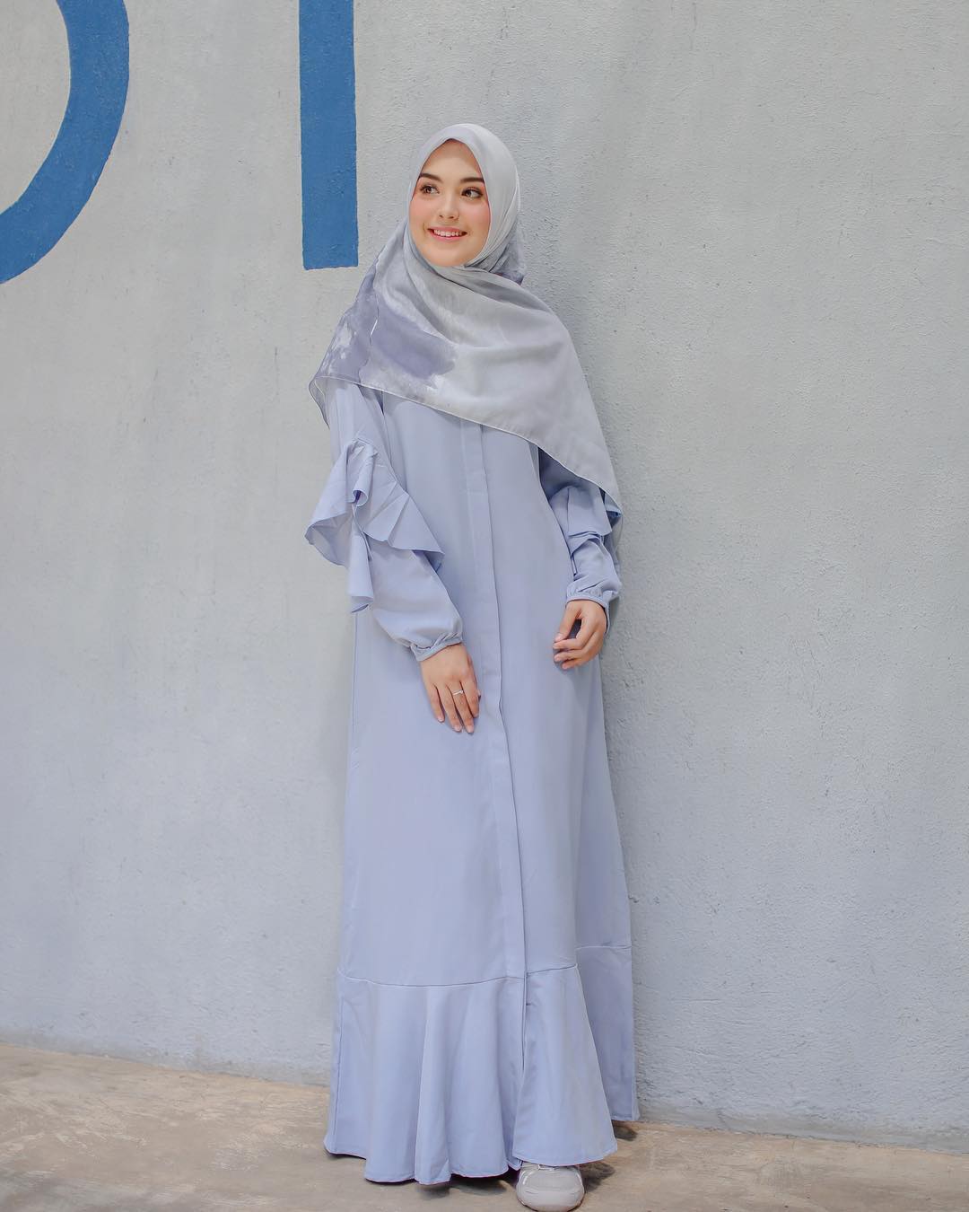 Inspirasi Gamis Modern Ala Vebby Palwinta Hijab Dream Co Id