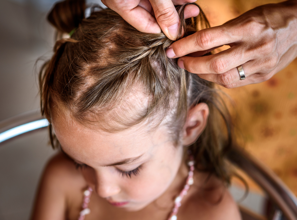 Cara mengikat rambut anak