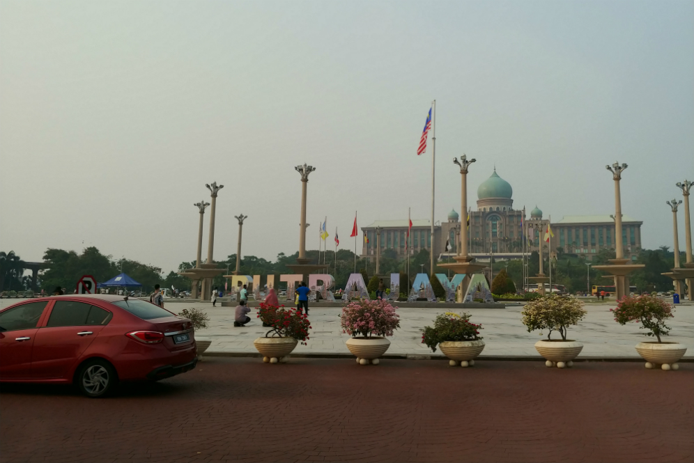 Alun-alun Putra