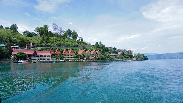 Pesona Wisata Pulau Samosir