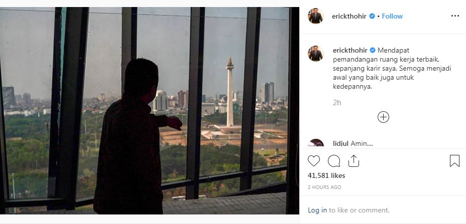 Erick Thohir memandangi Monas.