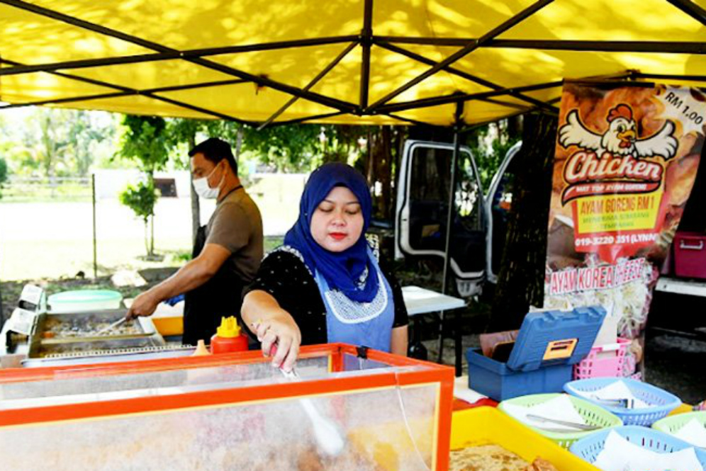 Ayam goreng 1 ringgit