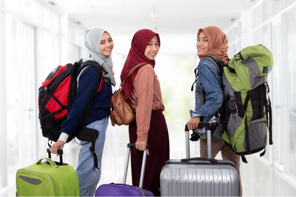 Hijab Traveling