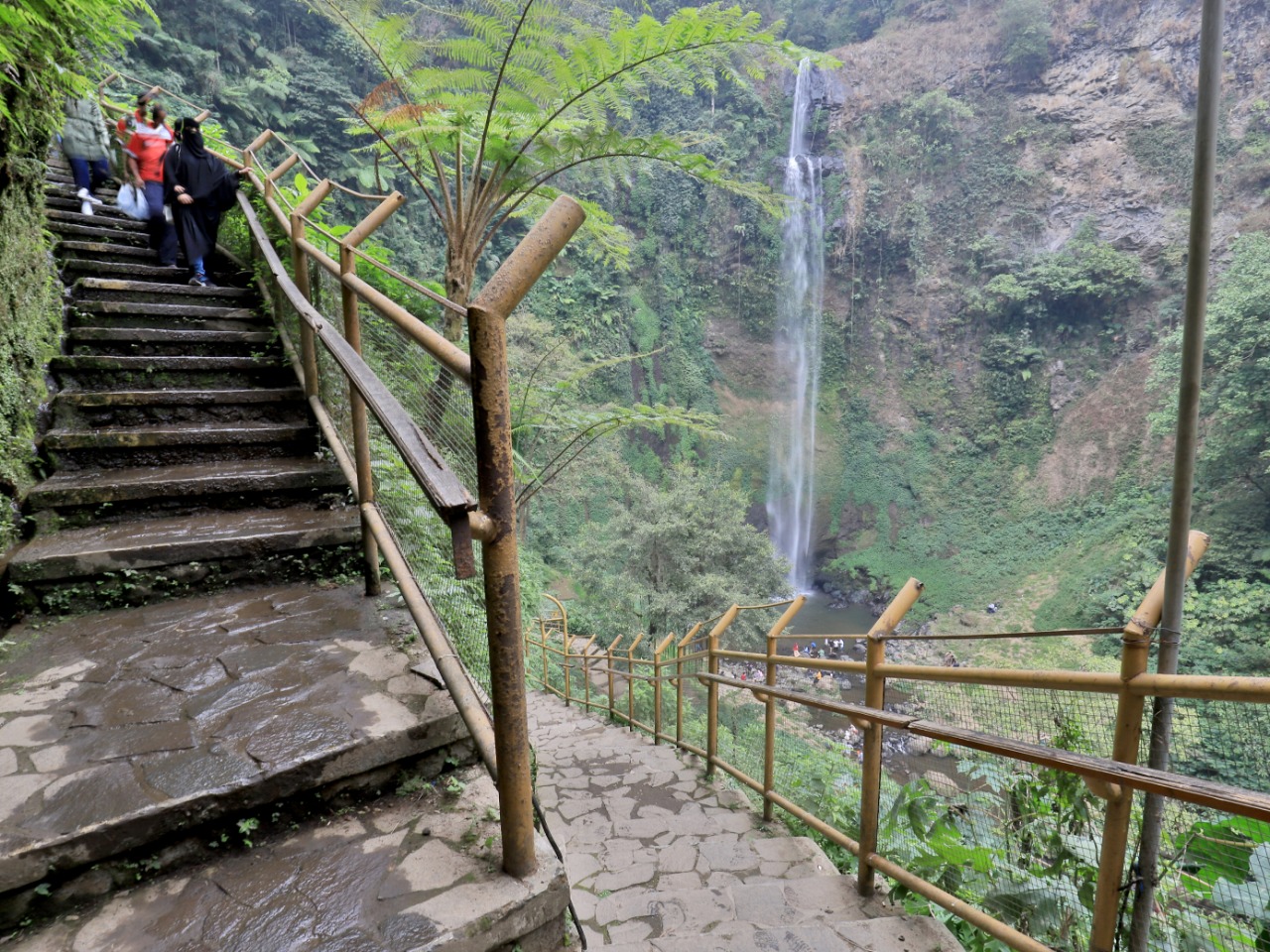 Air Terjun Pelangi