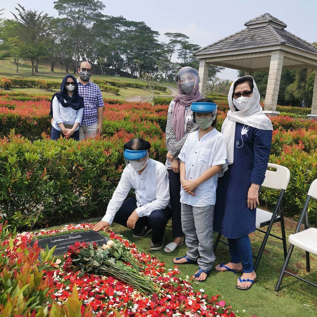 Bunga Citra Lestari kunjungi makam suami